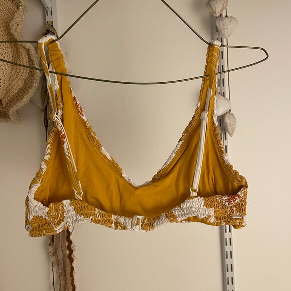 Hibiscus V-Cut Smocked Bikini - Picture 3 of 5